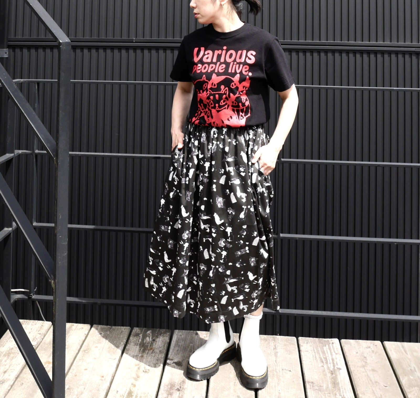 お洋服のオンライン販売を開始しました